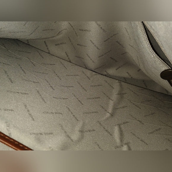 "Old Angler" Chestnut Leather Briefcase - Picture 7 of 12